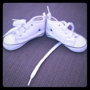 Super cute comfy white converse crib shoes